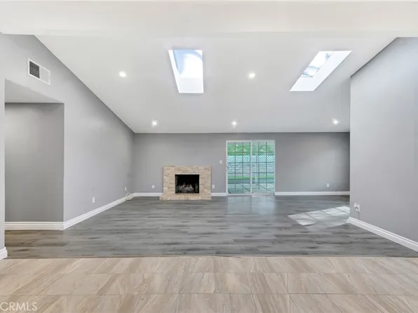 20416 Coulson St, Woodland Hills, CA 91367