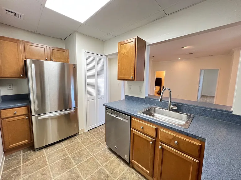 258 Barrow St #4C — Photo 7