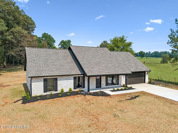 2nd image of 806 Johnson Rd Lot 1
