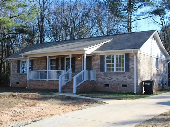 65 Faye Kight Cir, Hartwell, GA 30643