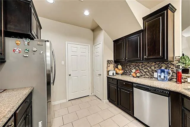4651 Penelope Ln — Photo 4