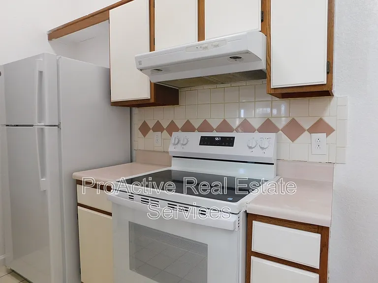 603 Spirit Ct #1 — Photo 7