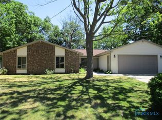 1090 Anthony Wayne Blvd, Defiance, OH 43512