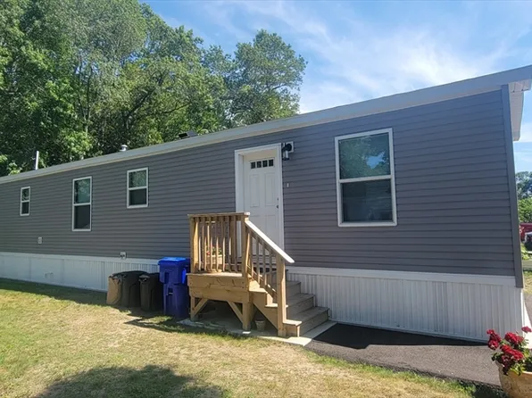 109 Mayflower Ave, Taunton, MA 02780