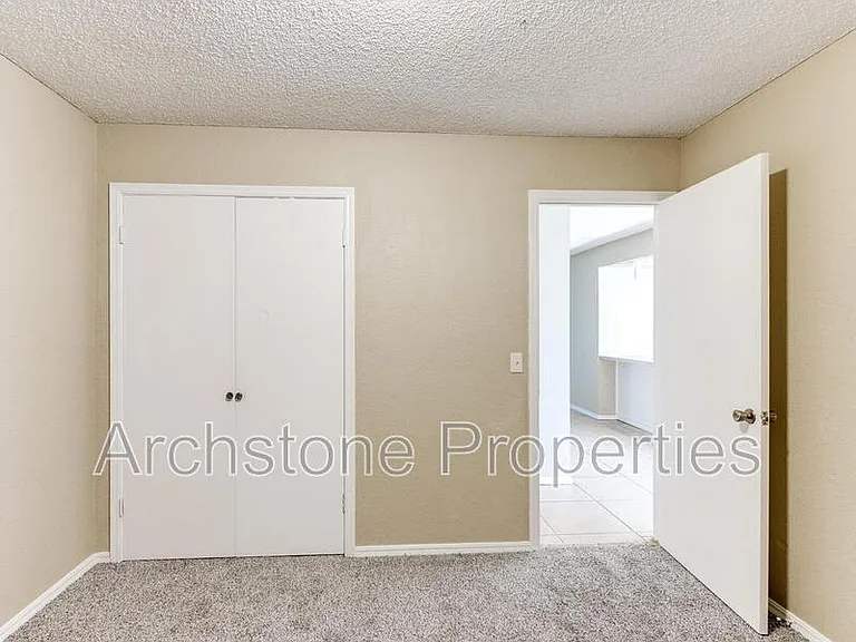6605 Lyrewood Ln — Photo 13