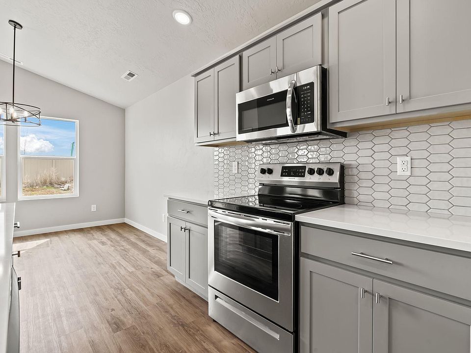 1st image of 4386 N Maplestone Ave