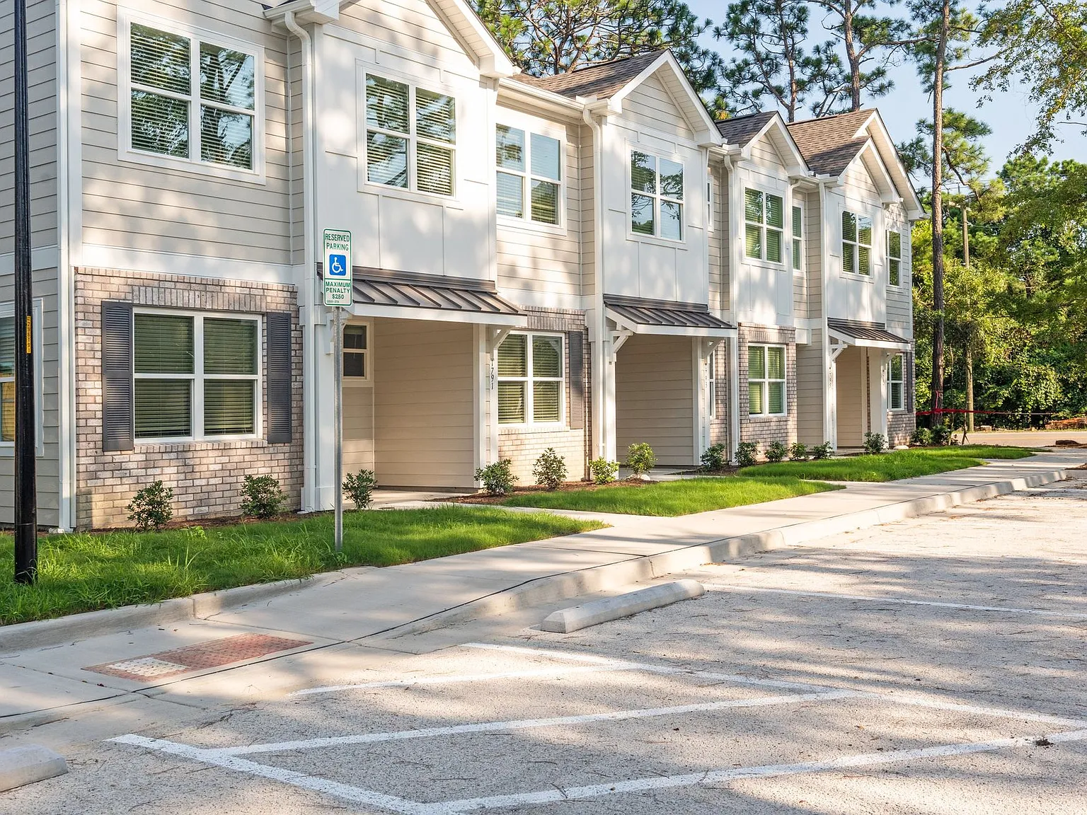 Wrightsville Townes - Brand New Units Available Now! 6-12 Month Lease Options! — Photo 1