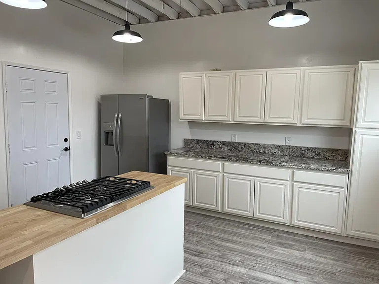 1255 Rhea Pl #A — Photo 6