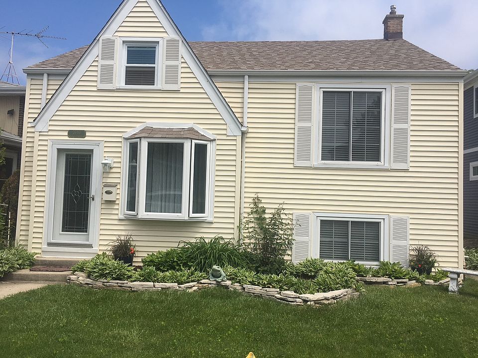 1st image of 7640 W 65th Pl