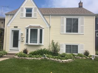 7640 W 65th Pl, Bedford Park, IL 60501