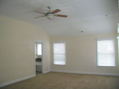 5th image of 261 Hatton St