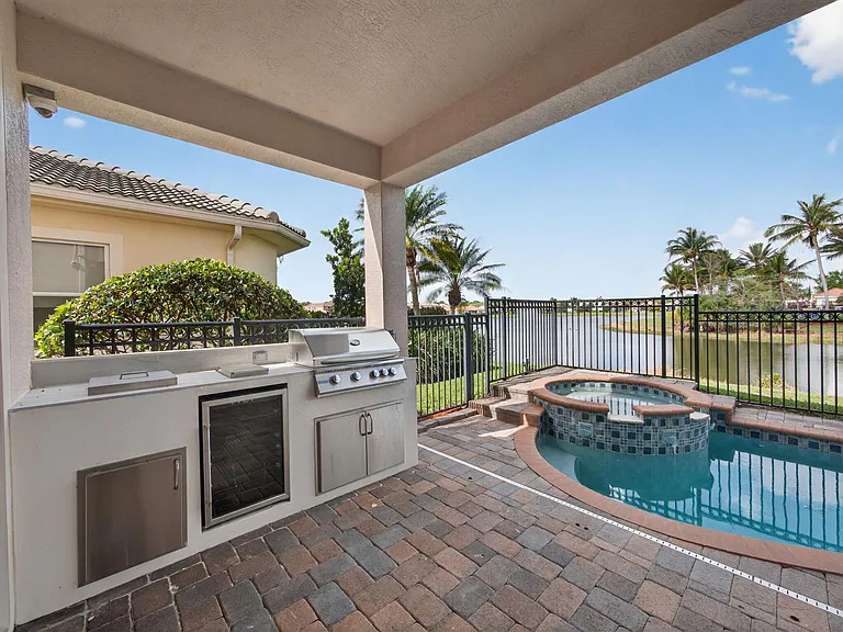 12054 Aviles Circle Palm — Photo 36