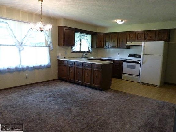 5th image of 51741 Romeo Plank Rd