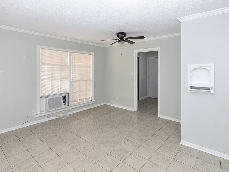 901 Kern Rd #903 — Photo 7
