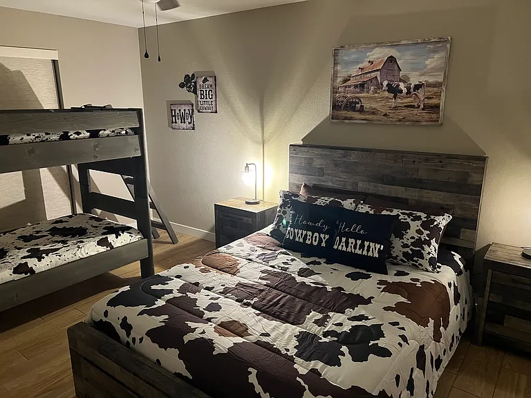 1814 W Kerry Ln — Photo 23