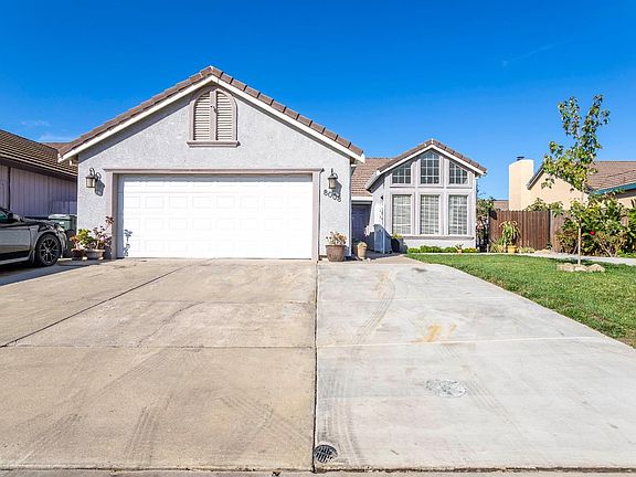 2nd image of 8008 Elegante Way