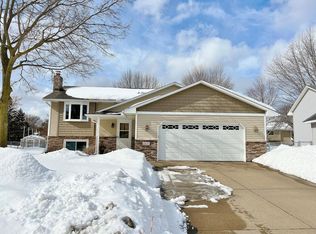 9826 Taylor Ct NE, Blaine, MN 55434