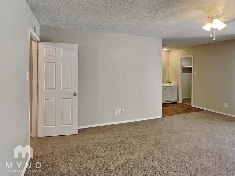 3235 62nd St — Photo 10