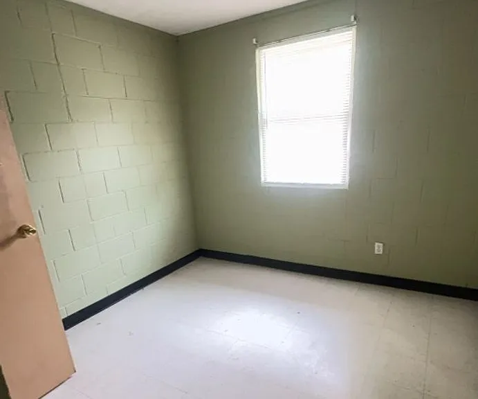 115 S Monroe St — Photo 5