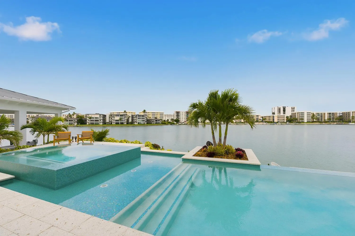 5 bed, 4157 sqft, $65,000 — Photo 1