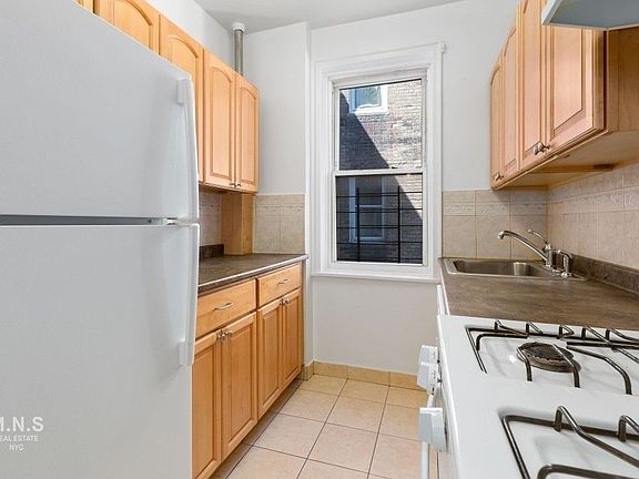 3rd image of 3300 Netherland Ave APT 5L