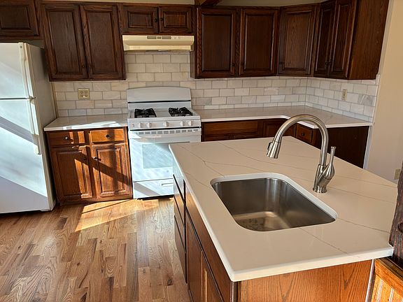 Kitchen Cabinets and Sink Island