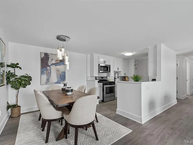411 S Old Woodward Ave #924 — Photo 3