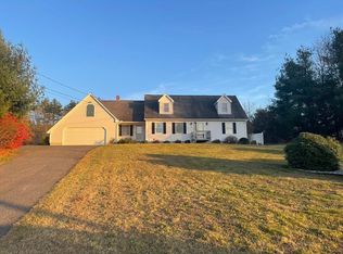 5 Countryside Dr, Palmer, MA 01069