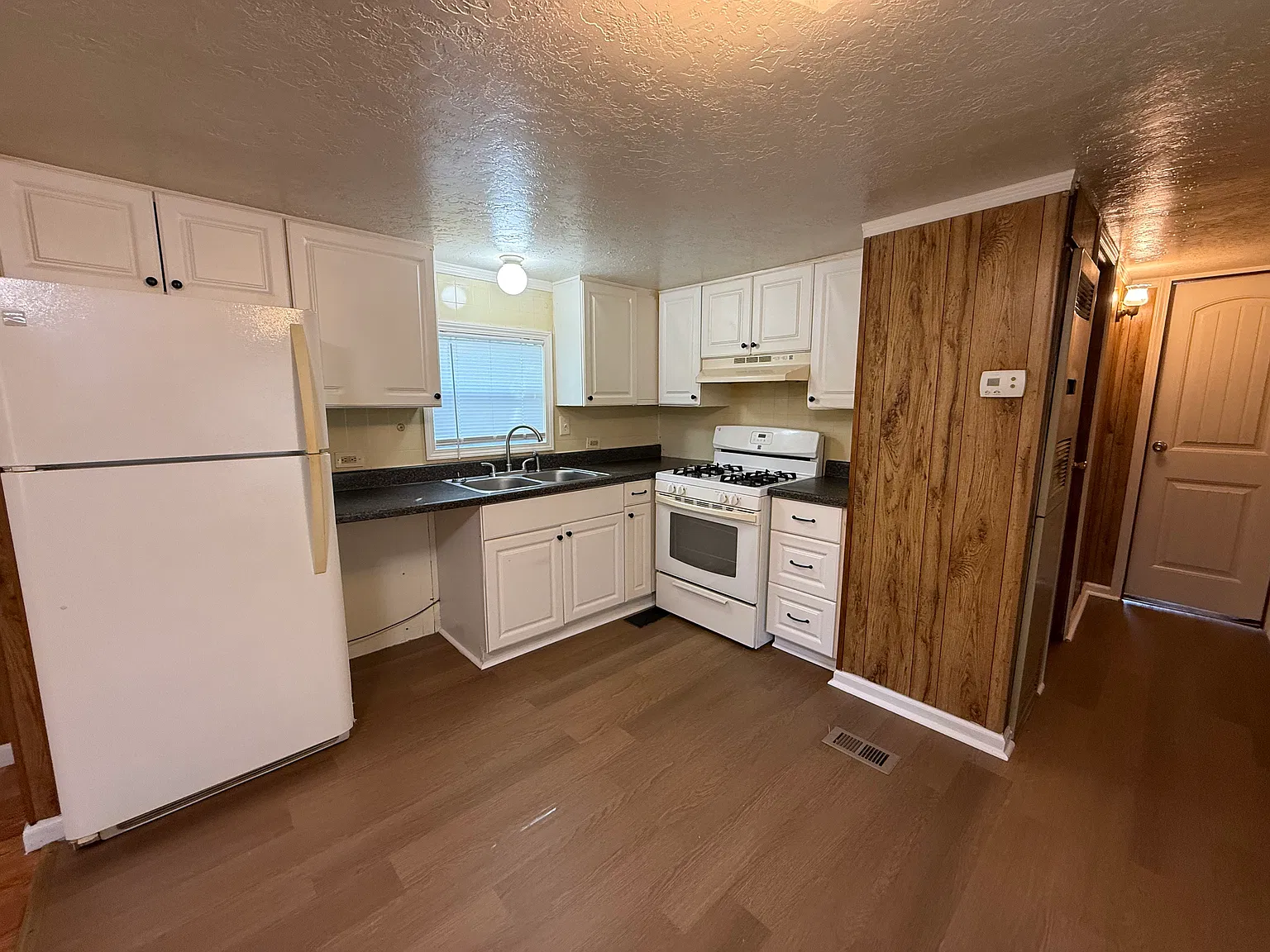 2 bed, $800 — Photo 4
