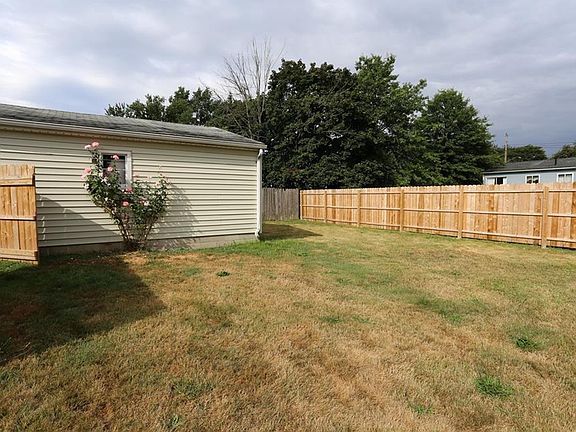 2nd image of 2957 Woodridge St