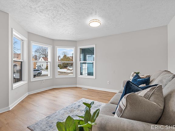 5th image of 631 Three Mile Rd NE