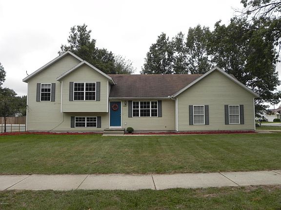 2nd image of 13242 Sequoia St