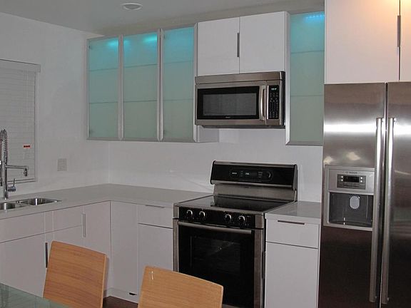 Ultra Modern Kitchen With Topline Bosch Appliance Suite