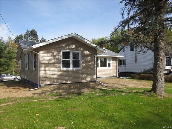 5th image of 12 Lawrence Ave