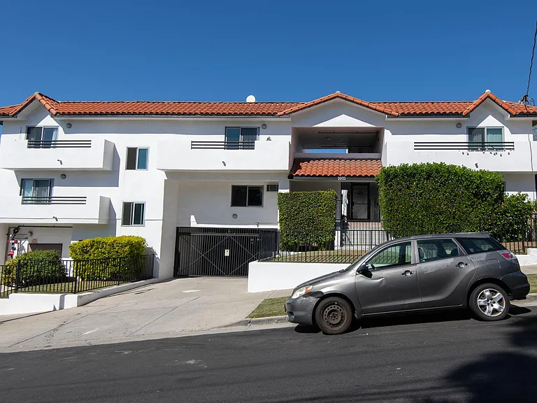 3933 Marathon St #105-B — Photo 23