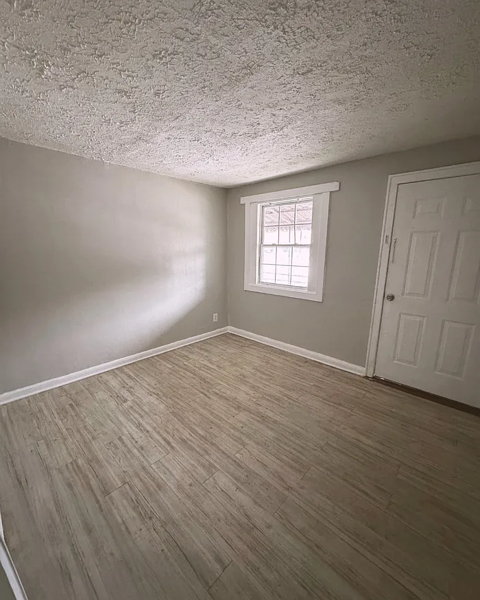 Studio, $975 — Photo 2