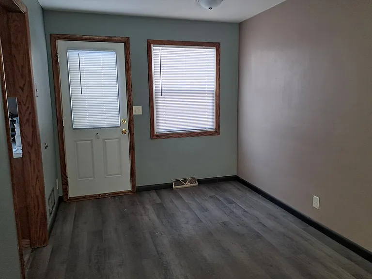 2025 Texas Ave — Photo 6