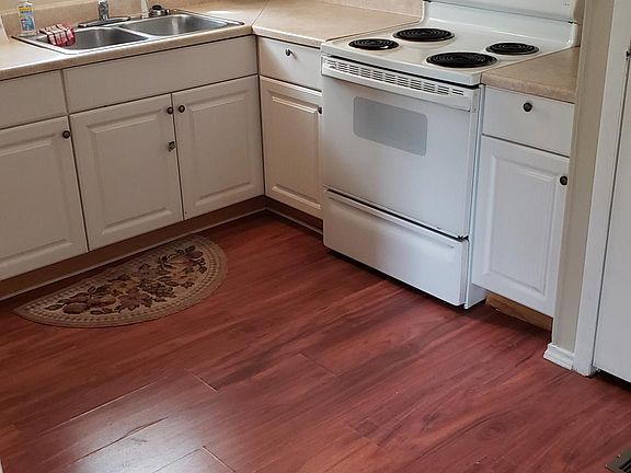 2nd image of 567 Royal Oak Dr