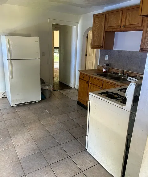 14113 Maple Ave #UP — Photo 4