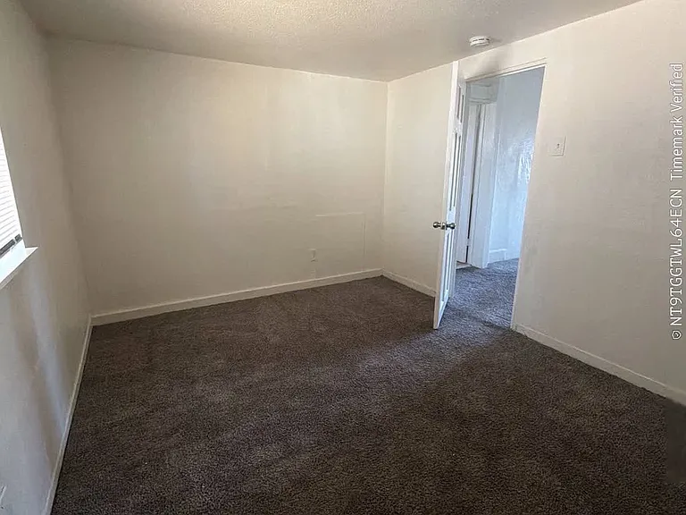 118 Lincoln Ave #B — Photo 4