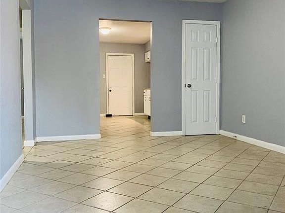 2nd image of 7517 Lockwood Dr #B