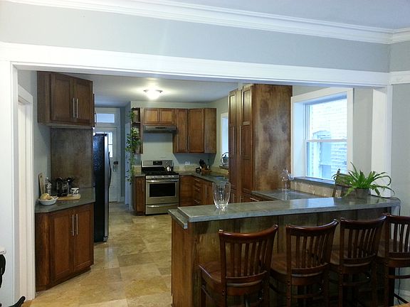 3rd image of 5026 N Lawndale Ave
