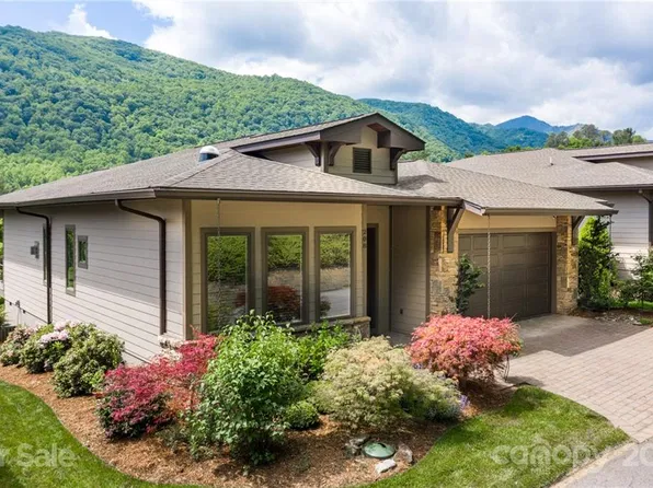 208 Alexander Dr, Maggie Valley, NC 28751