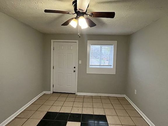 2nd image of 728 N Broadway Unit B