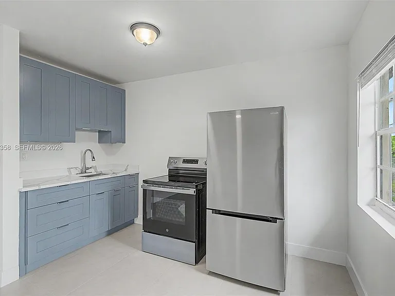 1021 SW 3rd St #6 — Photo 7