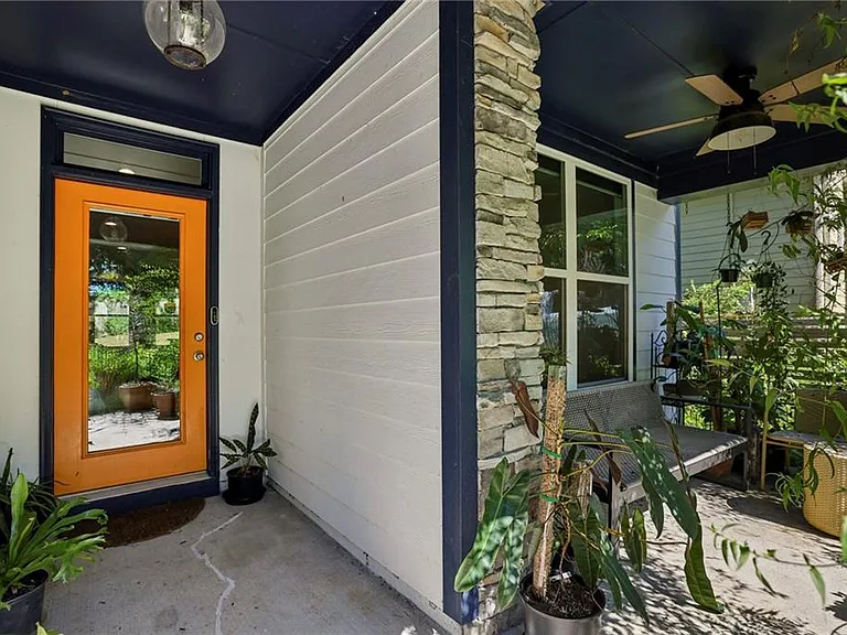 875 Beryl St SW — Photo 3