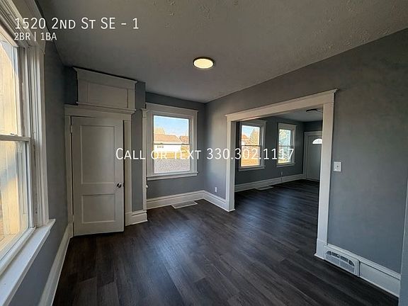 3rd image of 1520 2nd St SE #1