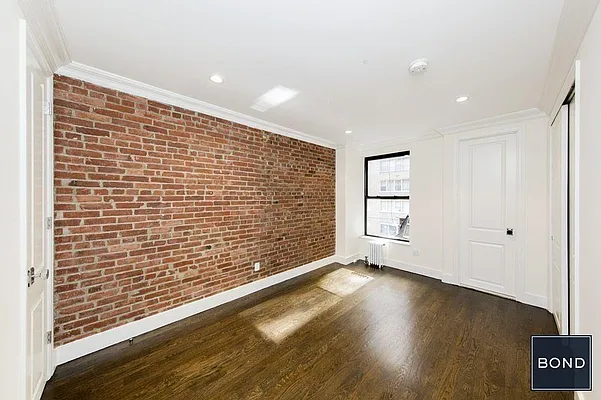 Rented by Bond New York | media 17