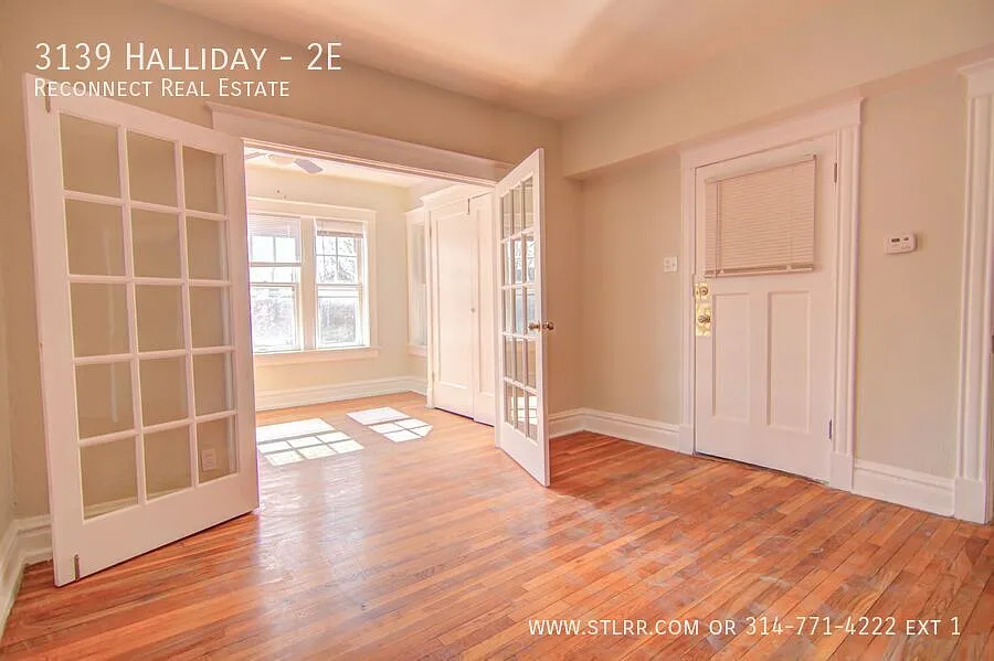 Very nice newly renovated 1 plus bedroom 1 bath not available for move in until September 7th! — Photo 2