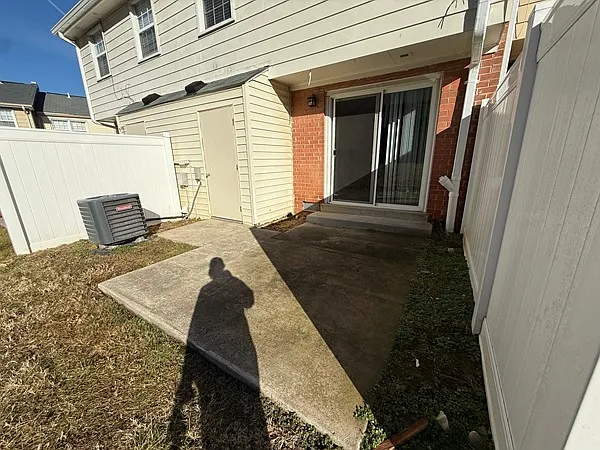 Longview — Photo 160